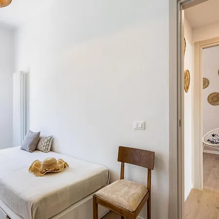2 Bedroom Lovely In *