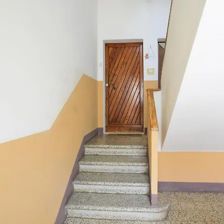 Apartment 2 Bedroom Lovely In *