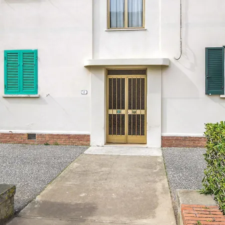 2 Bedroom Lovely In Apartment