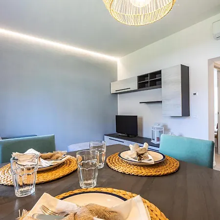 2 Bedroom Lovely In Apartment